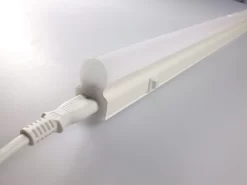 Ledvance Lin. Comp.Switch LED-Lichtleiste 12W, 3000K, Mit Schalter, 900mm -Lampengeschäft 04730d7e331b4a002f43882fdbffd8c678292c9a scaled