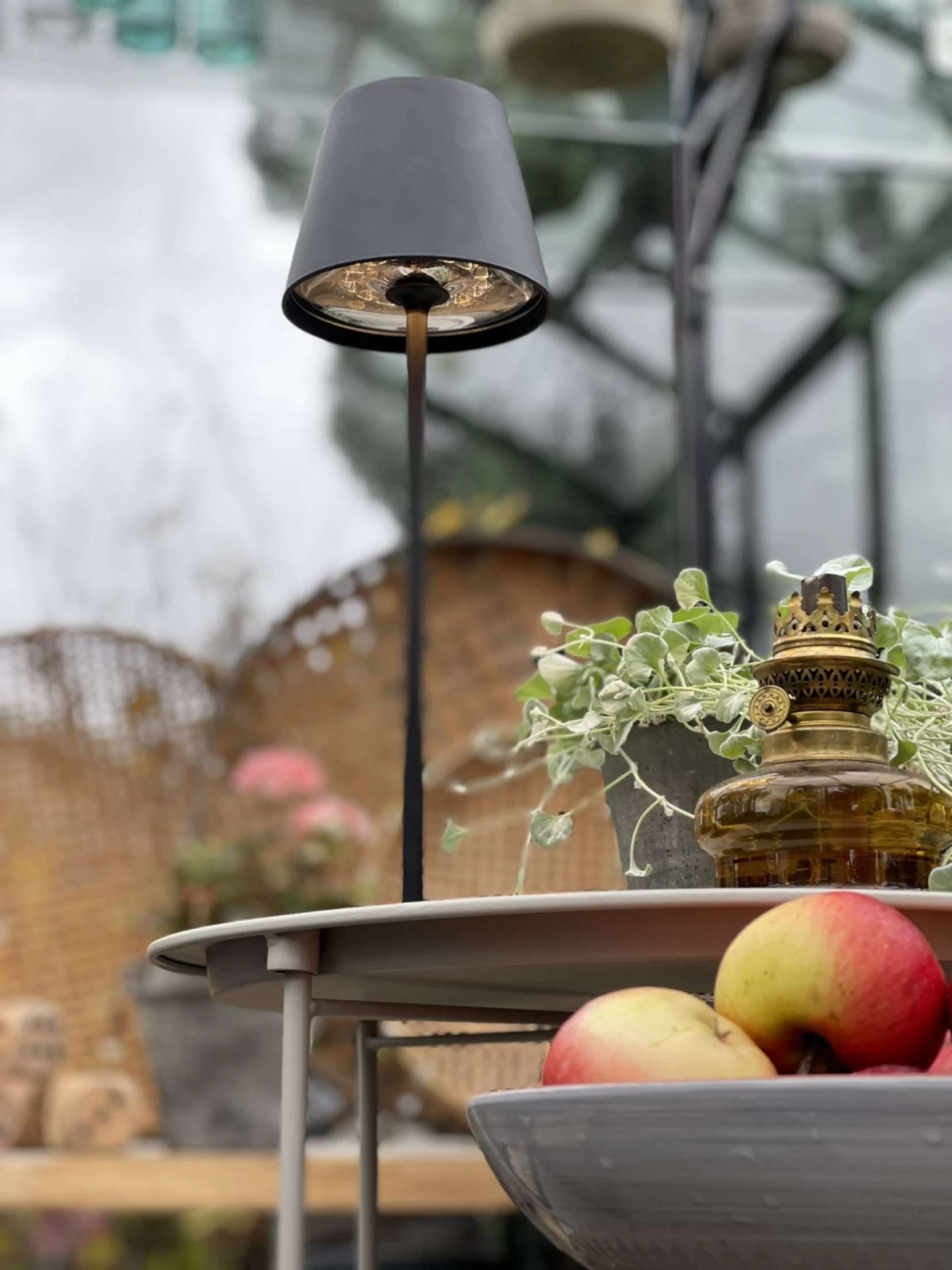 ALED 5702062810201 Calida Mini Schwarz, Induktionsladung, Dimmbar, 2,2W, 190lm, CRI97, IP54 6 ALED 5702062810201 Calida Mini Schwarz, Induktionsladung, Dimmbar, 2,2W, 190lm, CRI97, IP54 – Bild 6