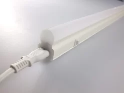 Ledvance Lin. Comp.Switch LED-Lichtleiste 4W, 3000K, Mit Schalter, 300mm -Lampengeschäft b9a66abc01508418bcbb1a7ff6ac30af46852976 scaled